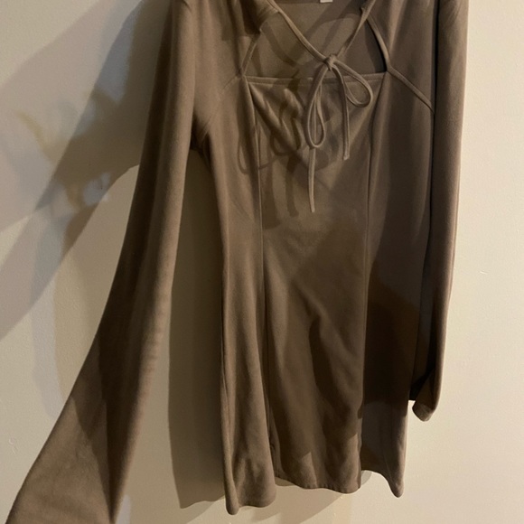 Kendall & Kylie Dress - Picture 4 of 4